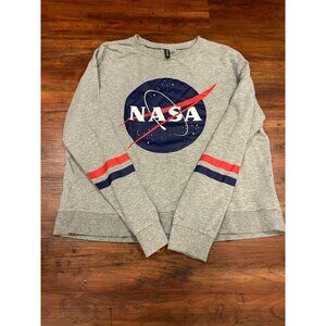 DIVIDED  H&M Women’s Crop Top Fleece NASA Sweatshirt Long sleeve Gray LARGE